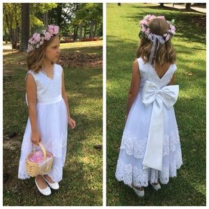 👗 Girls white lace flower girl or party dress
